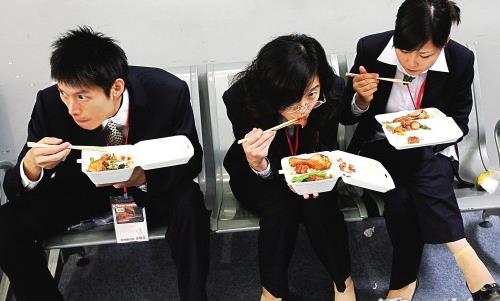 上班白領(lǐng)如何減肥 六個妙招幫上班族輕松瘦身