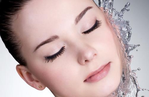 洗臉謹(jǐn)記5點(diǎn) 冬日也有水嫩肌膚