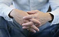 男人冬季手部護理