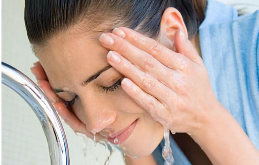 你真會洗臉嗎? 當(dāng)心4類洗面奶的副作用