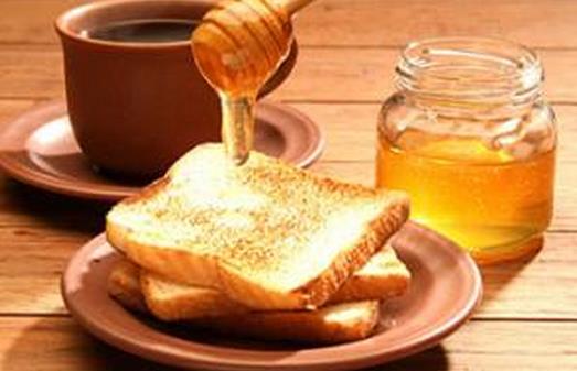 排毒養顏吃什么？蜂蜜牛奶要多吃