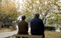 老人想要長壽回到故鄉