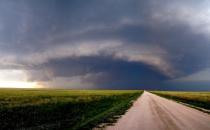 不幸遇到龍卷風了我們要怎么辦？