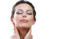 敢露額頭才是真女神！額頭上長痘痘要怎樣消除