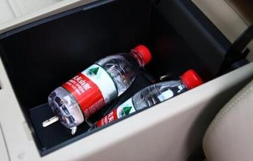 喝車里放的礦泉水會致癌？