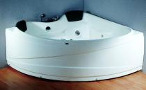 竅門清洗浴缸的方法：用舊報紙擦拭