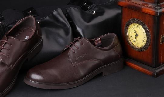 皮鞋如何除皺？皮鞋保養(yǎng)方法