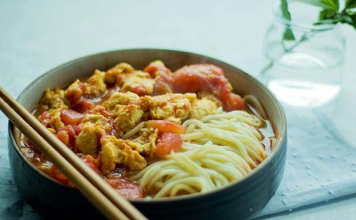 西紅柿雞蛋打鹵面要怎么做?