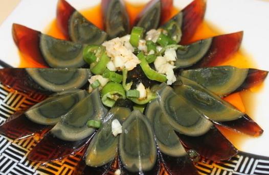 皮蛋怎么切不粘刀？怎么辨別松花蛋？