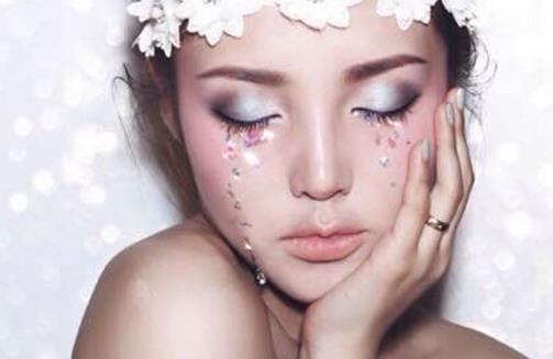 簡單亮顏3要點 打造春天夢幻日系妝容