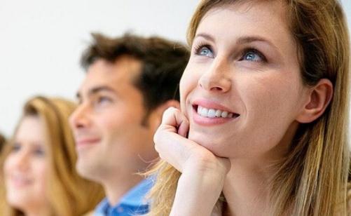 職場(chǎng)上千萬(wàn)不要隨便“嚼舌頭”