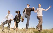 職場人際關(guān)系法則：多匯報(bào)