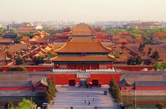 故宮的布局之謎：故宮一點都不“平整”還有點“斜”