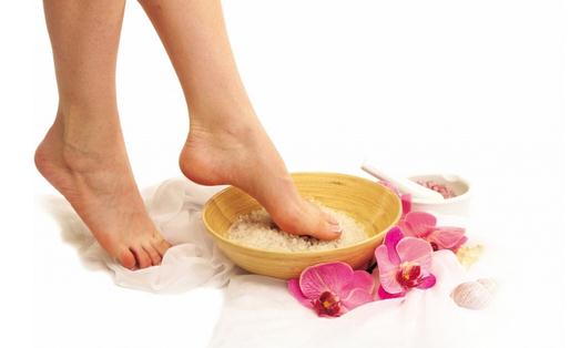 晚上九點(diǎn)泡腳最能護(hù)腎