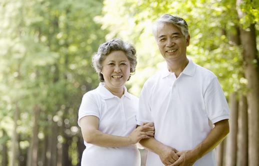 老年人甩甩腿也能延緩衰老？