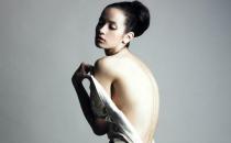 ?怎么瘦出纖細美背