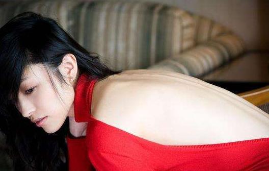 這些壞習(xí)慣導(dǎo)致頸椎病！