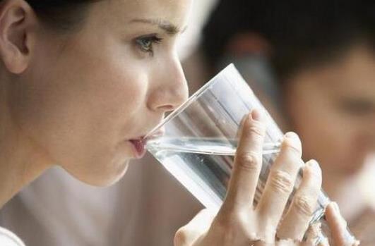 身體缺水的表現有哪些