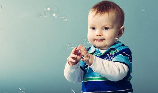 怎樣區分孩子正常的體溫升高和發燒