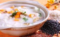 吃湯泡飯也要注意細嚼慢咽！