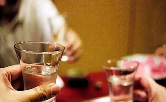 喝酒后千萬別吃這些致命藥！