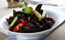 什么人不能吃木耳？木耳不能和什么一起吃