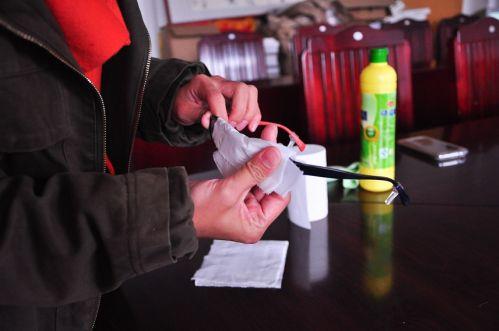正確清洗眼鏡的方法 學(xué)會(huì)清洗妙招能保護(hù)眼睛