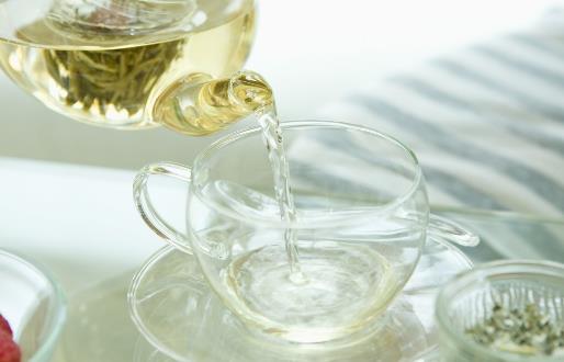 女性多喝水有想不到的好處 可以清潔肺部