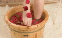 泡腳健康身體 泡腳加這些材料會有特殊的養生效果