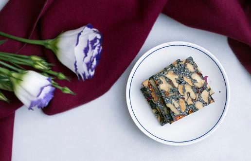 補血圣藥阿膠糕營養(yǎng)豐富 常年堅持服用效果最佳