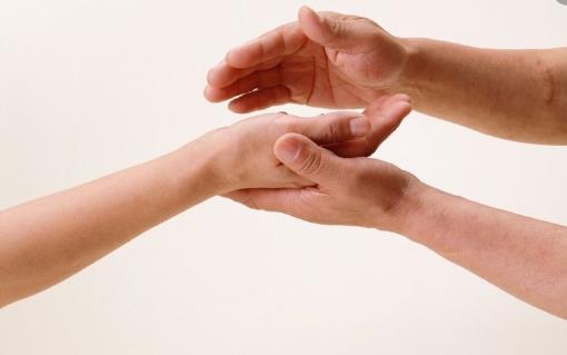 有一種痛叫“撕倒刺” 手上總長倒刺是怎么回事？