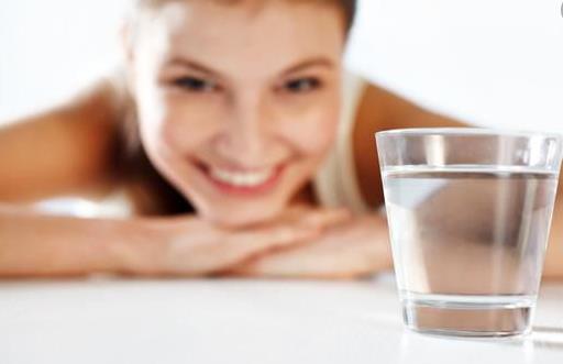 蹲久后起身頭暈 別把這些都歸結為低血糖