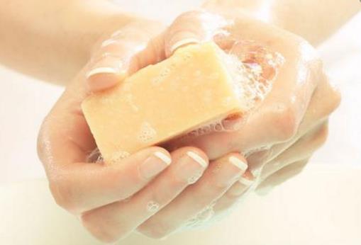 手指出現倒刺 春季護膚必不可少了