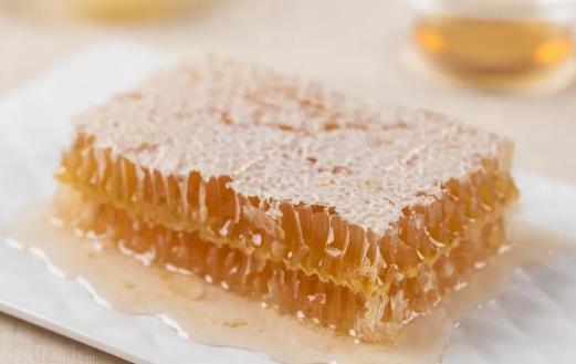 蜂蜜水的功效與作用 關(guān)于喝蜂蜜水的小常識