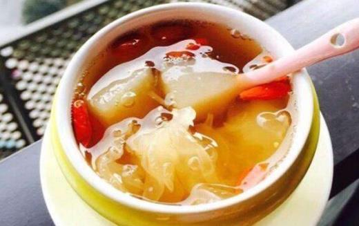 銀耳營(yíng)養(yǎng)價(jià)值高 春季止咳潤(rùn)肺可吃它