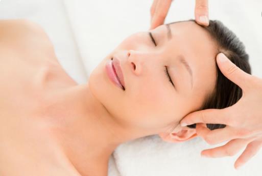 女性生理失調易上火 生活規律多吃蔬菜水果