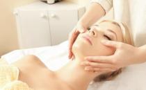 女性生理失調易上火 生活規律多吃蔬菜水果