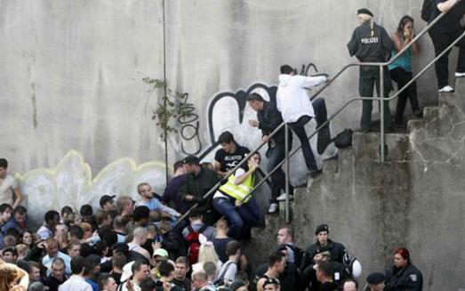 人流量大的公共場所發生踩踏事件 踩踏逃生全攻略