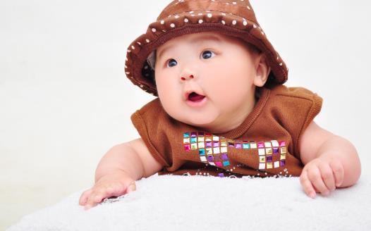 關注寶貝的10個標志性瞬間 預示寶貝的智力發展水平