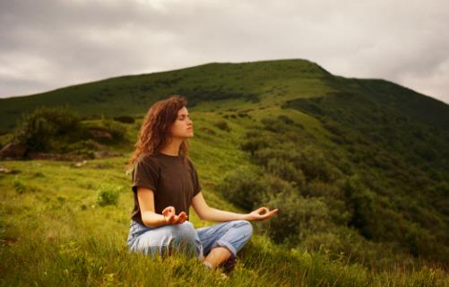 長期久坐傷神又損腦 六個動作減輕久坐傷害