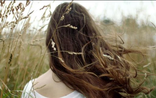 頭屑很嚴重滿頭都是怎么辦？4個好方法幫你來應對