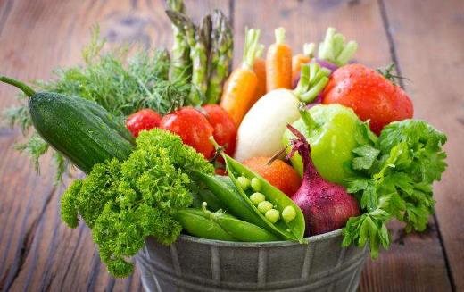 趕走黑色素實現美白效果 很多的蔬菜和水果就可以