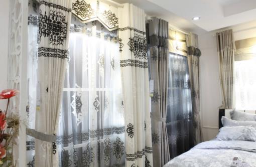 窗簾根本不用拆下來洗，家政阿姨教我一招，分分鐘洗干凈