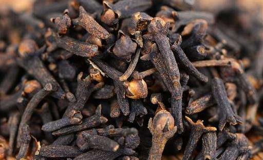 口臭對生理和心理有著雙重打擊 能緩解口臭的食物