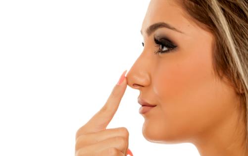 雙頰和鼻子泛紅，你可能得了玫瑰痤瘡