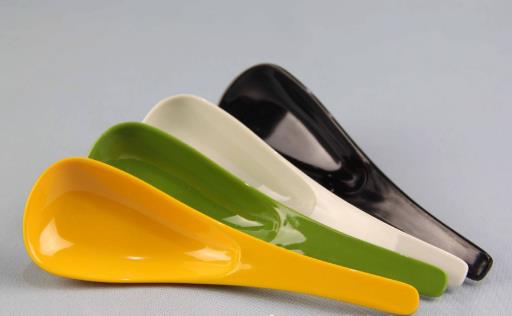 不同材質的餐具是否有毒 陶瓷塑料餐具大揭秘