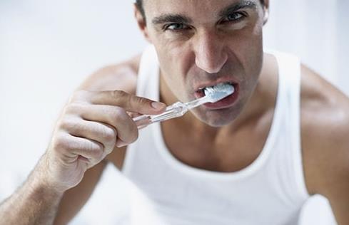 晨起口苦咽干，還帶口臭，因為幕后有3個“大黑手”