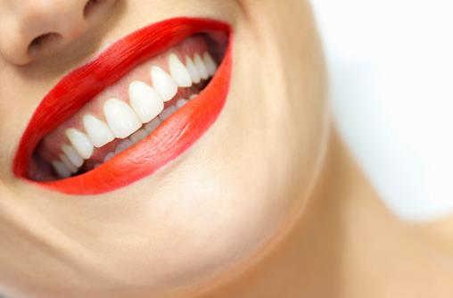 為何年齡越大牙縫越大？可能是五個原因所致，希望你別不