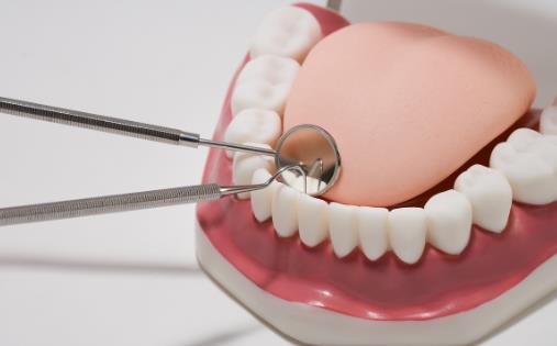 為何年齡越大牙縫越大？可能是五個原因所致，希望你別不