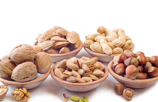 堅果營養(yǎng)價值高 但并不是多多益善